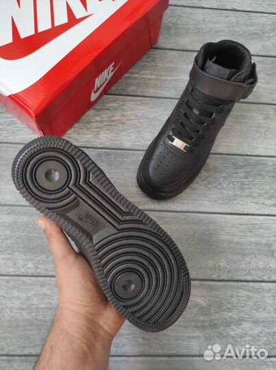 Кожаные кроссовки Nike air force 1