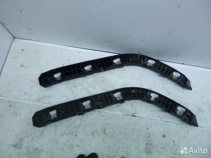 Направляющая заднего бампера правая hyundai santa