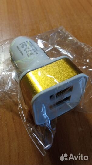 Автомобильный зарядник с двумя портами USB, новый