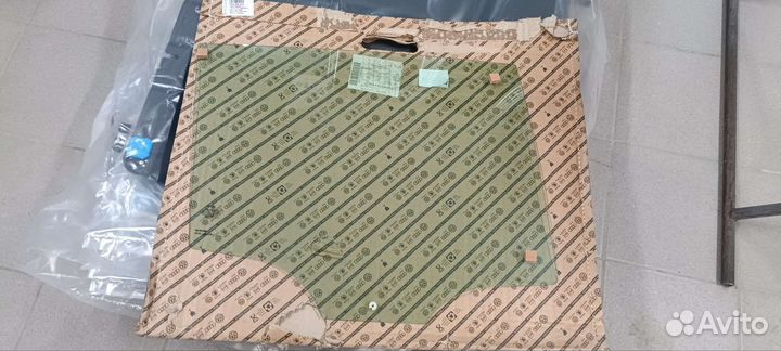 Стекло заднее правое опускное vw golf 5G6845026