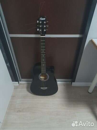 Акустическая гитара