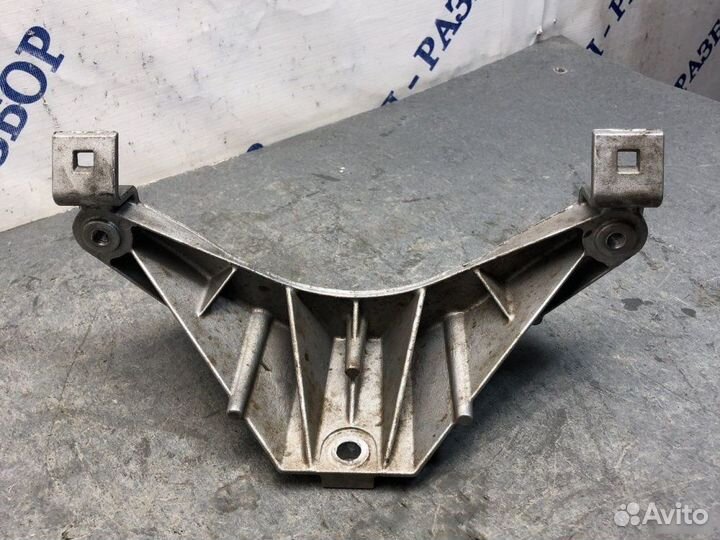 Кронштейн панели передний Bmw X6