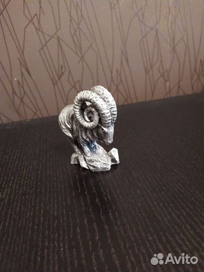 Декоративные статуэтки