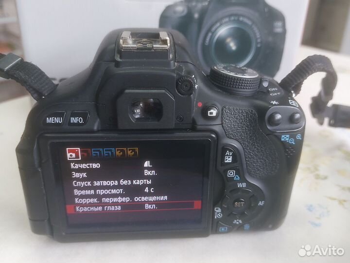 Зеркальный фотоаппарат Canon 600d