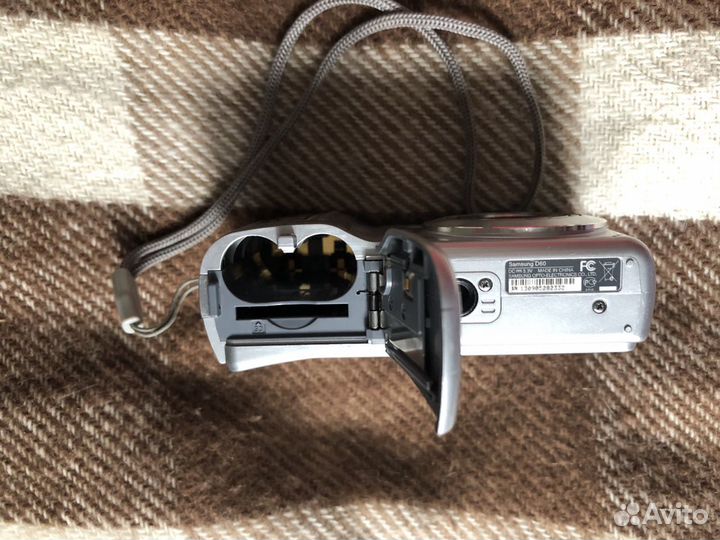 Компактный фотоаппарат samsung d60 с футляром