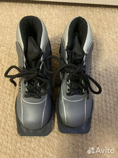 Лыжные ботинки 32 р
