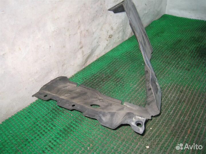 Пыльник двигателя боковой левый Nissan Almera Tin