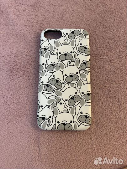 Чехлы на iPhone 7