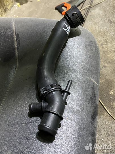 Патрубок volkswagen 1J0121087C