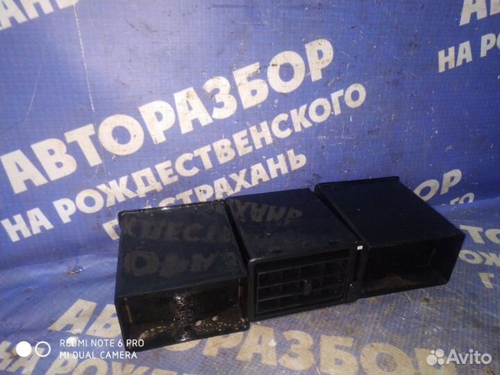 Дефлектор воздушный Иж 2126 хэтчбек 2106 1999