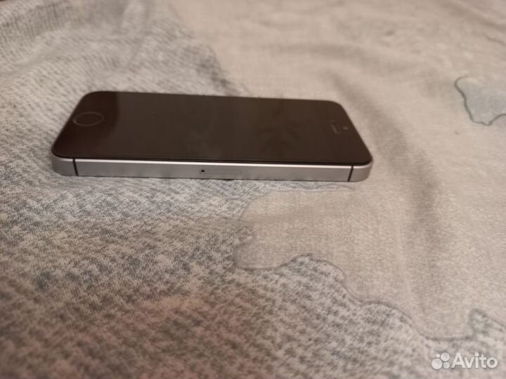 iPhone SE, 32 ГБ