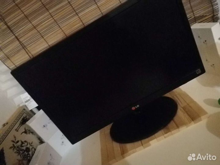 Монитор LG flatron 22