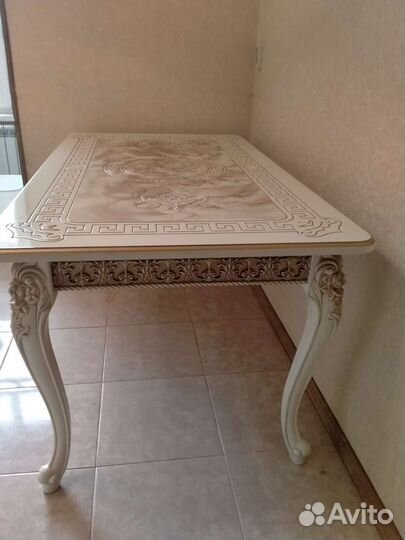 Кухонный стол