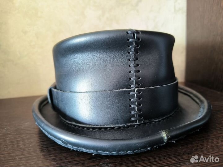 Кожаная шляпа. Гоглы. Маска для лица