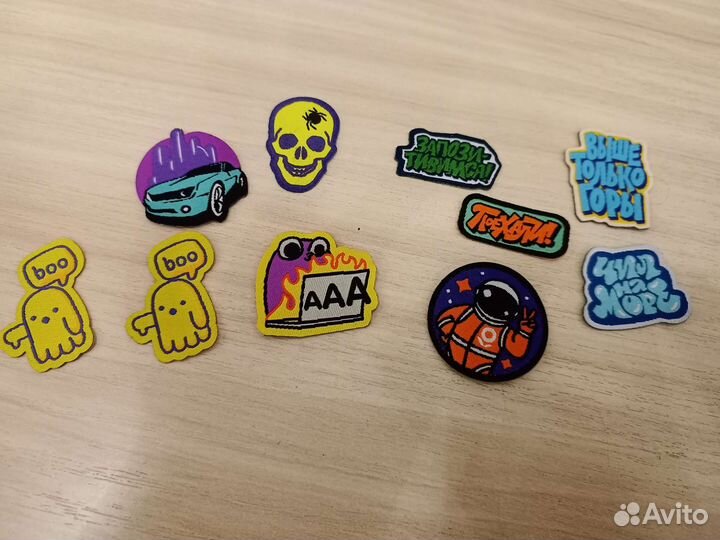 Тикеры токеры, стикерсы, скрепыши, лента