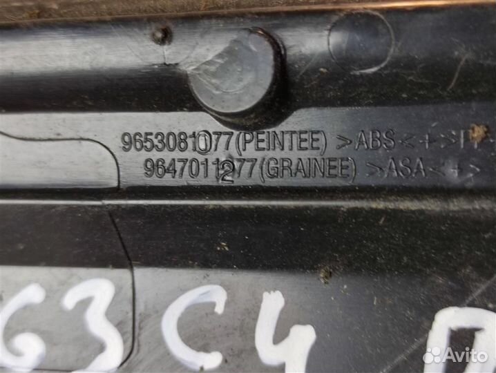 Накладка крыла правая Ситроен С4