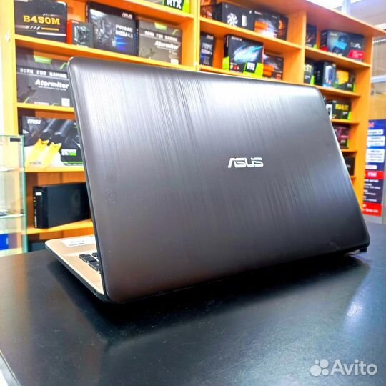 Ноутбук asus на Pentium N4200 и GeForce 810M