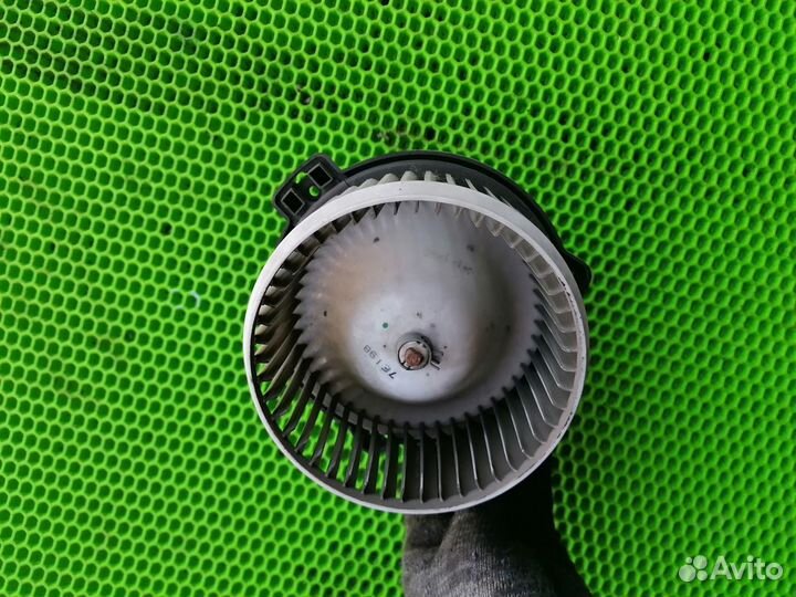 Моторчик отопителя на Опель Антара 2007-2015