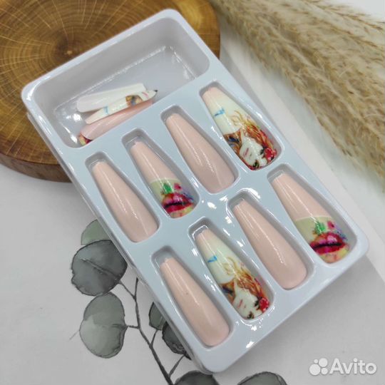 Накладные ногти (типсы) с готовым дизайном
