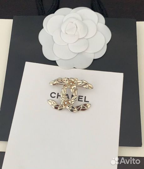Брошь Chanel