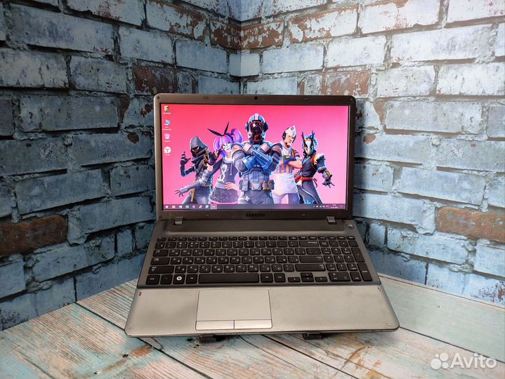 Шустрый ноутбук Samsung AMD A10/6Gb/HD7600M