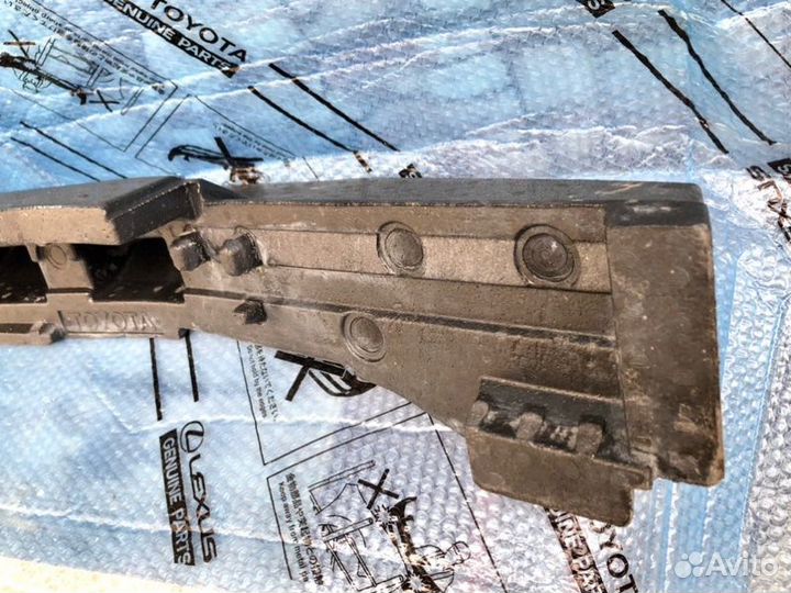 Усилитель бампера передний Lexus Lx 570 2007-2011