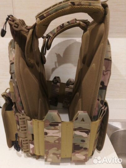 Плитоносец Yakeda