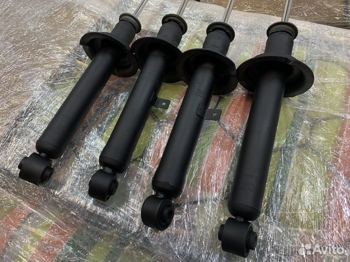 Стойки комплект toyota mark 2 chaser cresta 90 100