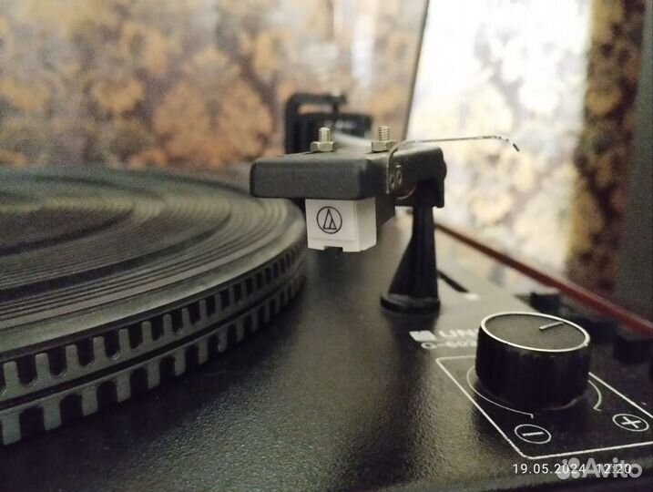 Проигрыватель винила