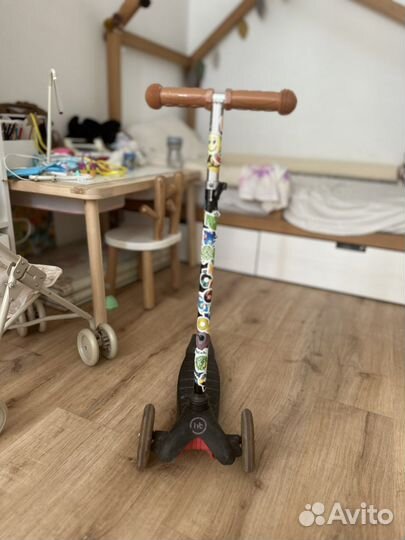 Самокат happy baby черный tornado детский