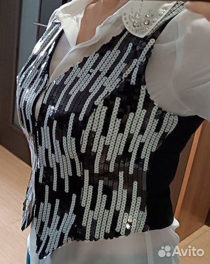 Жилетка с пайетками