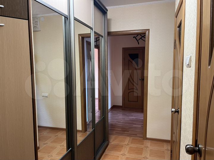 2-к. квартира, 61 м², 6/10 эт.