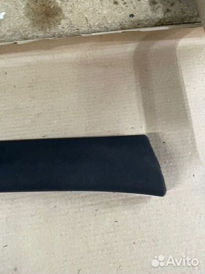 Обшивка стойки передняя правая Mercedes-Benz