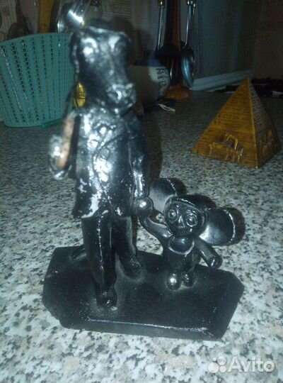 Статуэтка пирамида из Египта