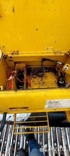 Гусеничный экскаватор Komatsu PC300-8M0, 2021