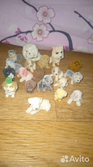 Много игрушек фигурок собак