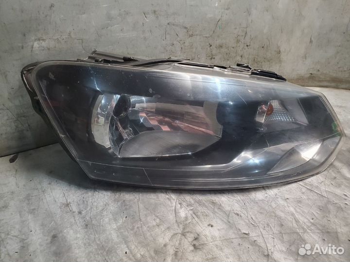 VW Polo Фара правая