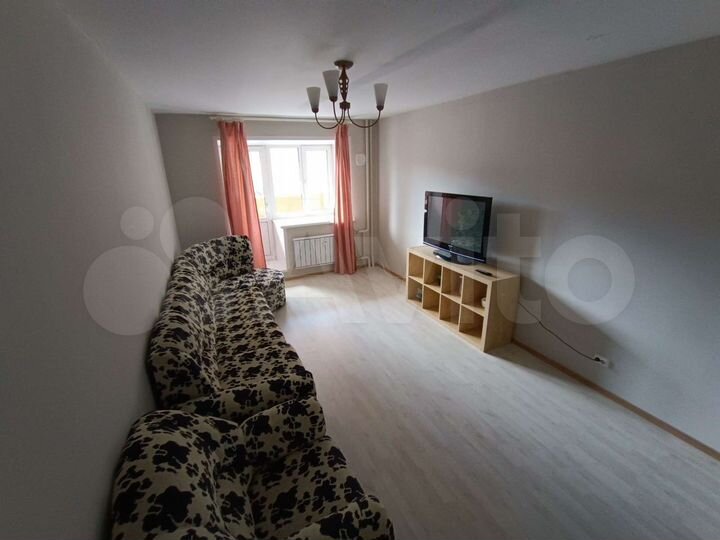 2-к. квартира, 82 м², 1/14 эт.