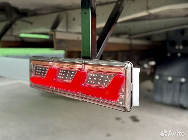 Isuzu NQR75 с КМУ, 2010