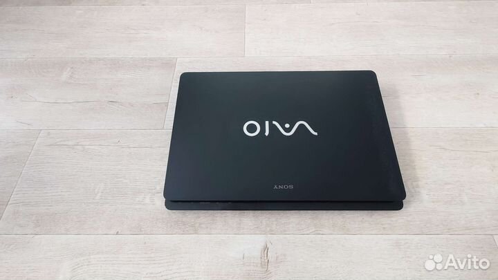 Ноутбук Sony Vaio VPC-F23S1R