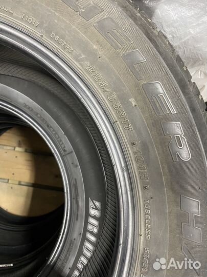 Bridgestone Dueler H/T 225/65 R17