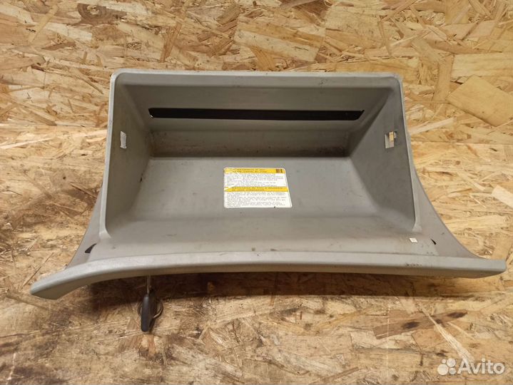 Бардачок с ключом Kia Cerato 1