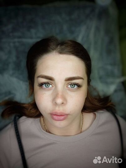 Пудровые брови, бархатные губы, межресничка