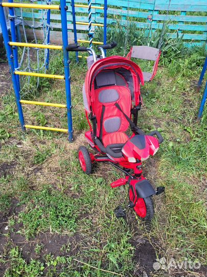 Детский трехколесный велосипед с ручкой