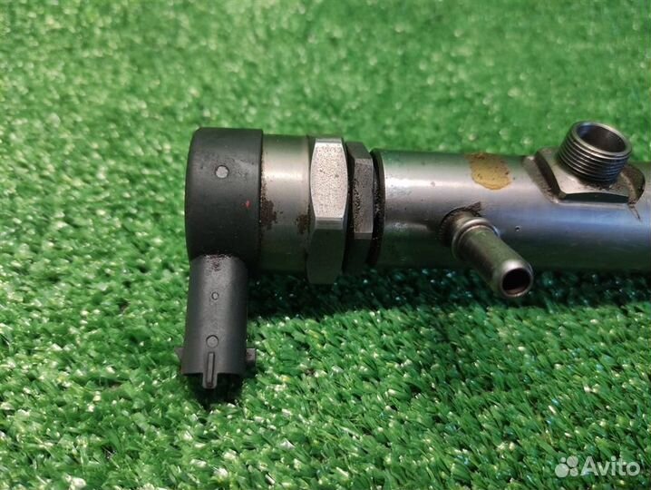 Рампа топливная Land Rover Discovery 4 2010