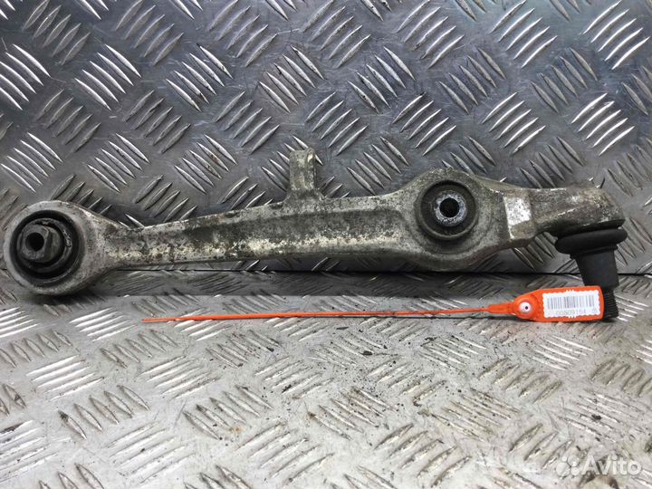 Рычаг передний правый Volkswagen Passat 4d00407155