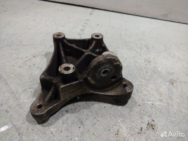 Кронштейн компрессора кондиционера Chevrolet