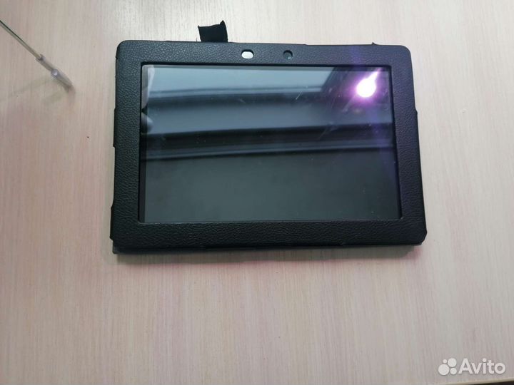 Продаю планшет Asus нерабочий на запчасти