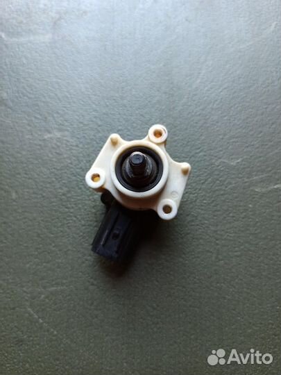 Датчик положения кузова Toyota 8940860030