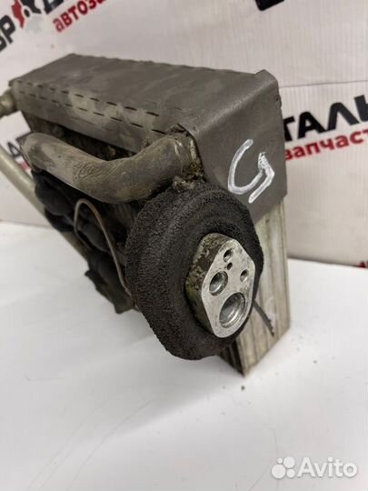 Испаритель кондиционера Mitsubishi Carisma седан